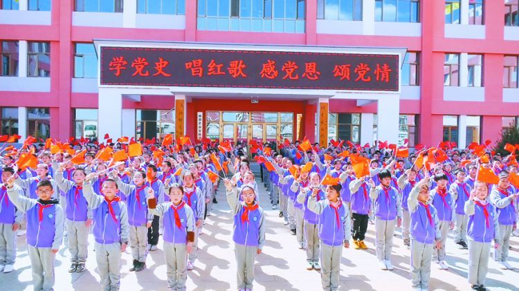 师生唱红歌活动